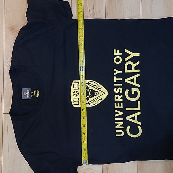 University of Calgary women's L black t shirt - Picture 5 of 5